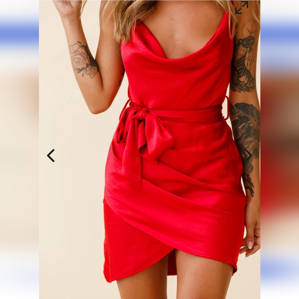 Selfie Leslie Bebe Satin Cowl Neck Wrap Dress Red